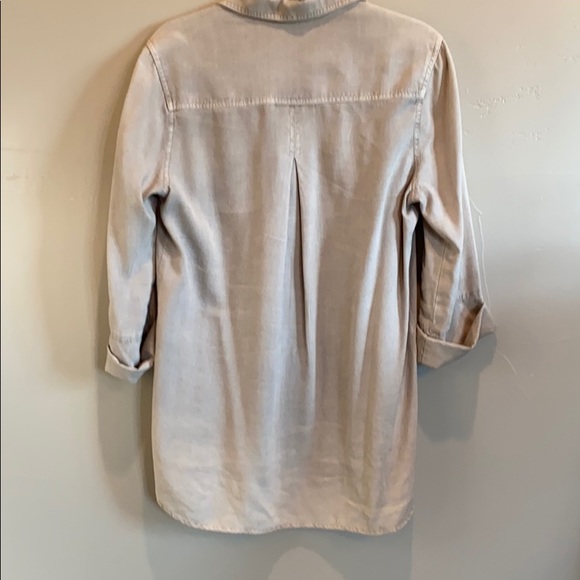 Bella Dahl Taupe Shirt Size Large - Picture 5 of 6